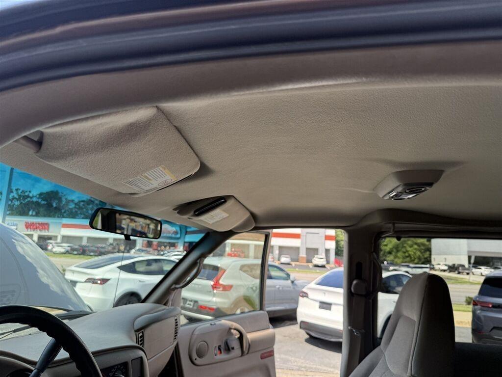 GMC Safari Passenger Van AWD 2003