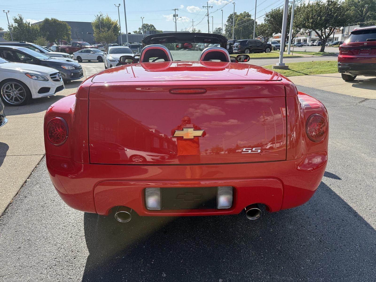 Chevrolet SSR Base 2004