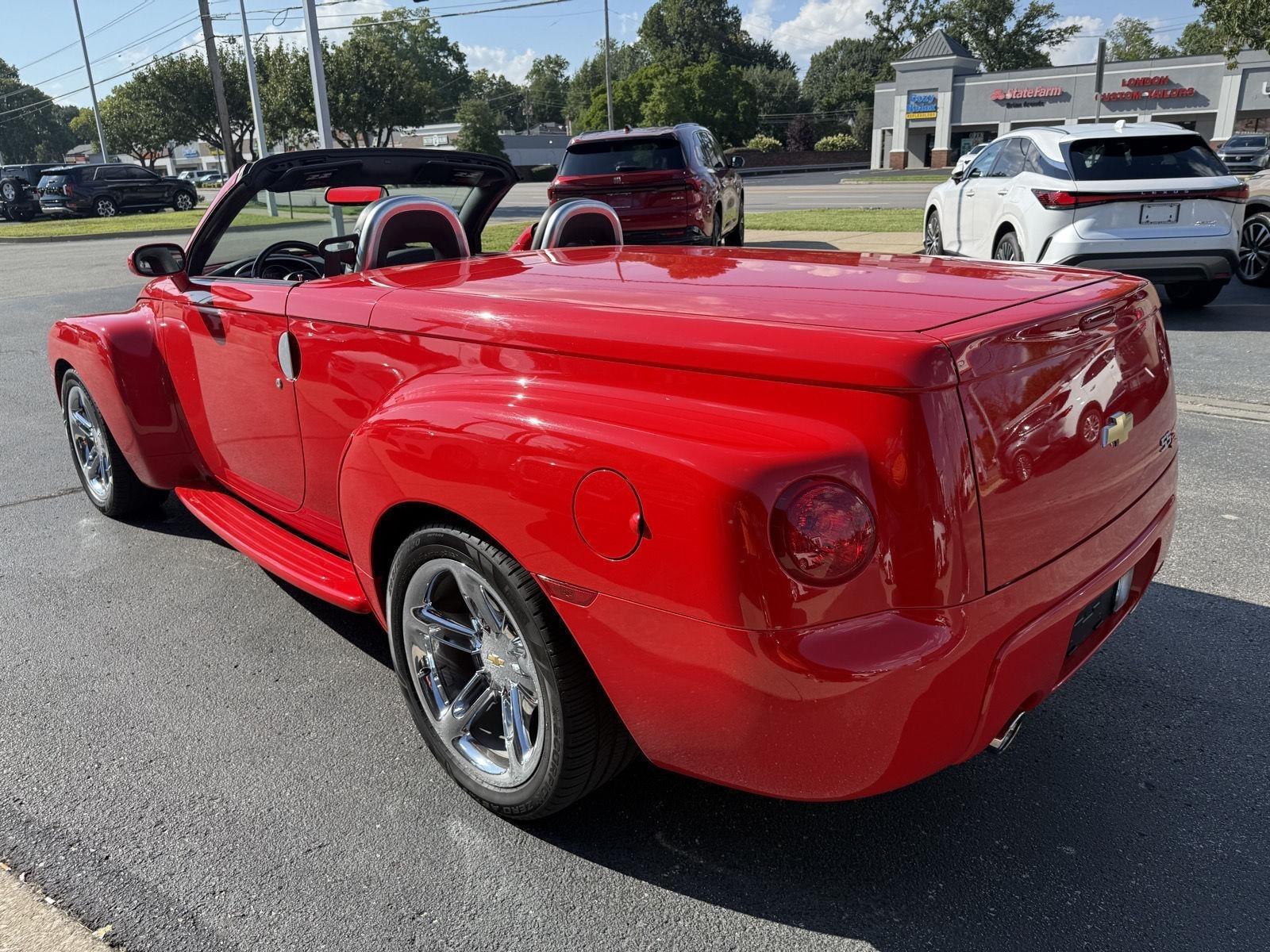 Chevrolet SSR Base 2004