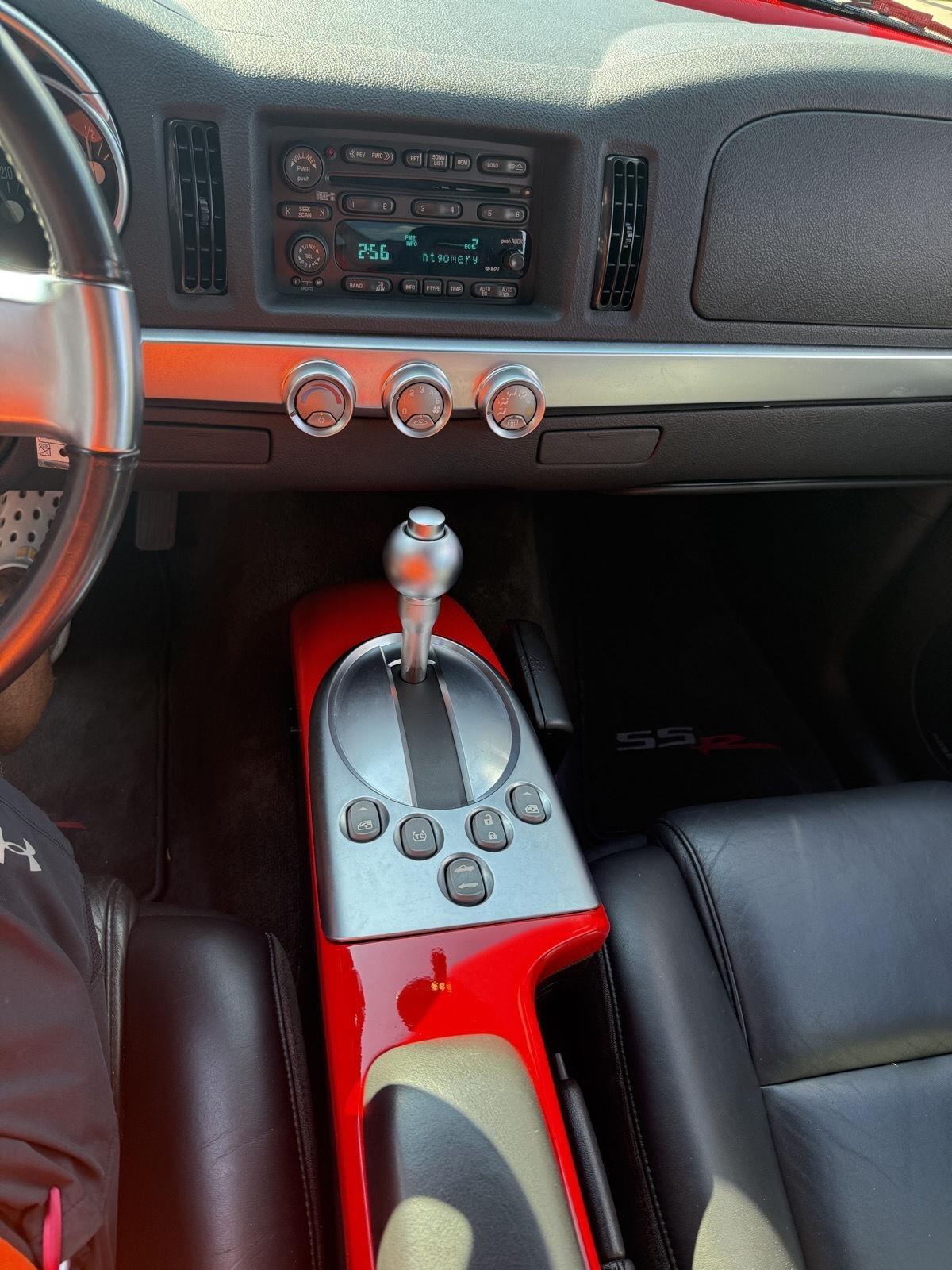 Chevrolet SSR Base 2004
