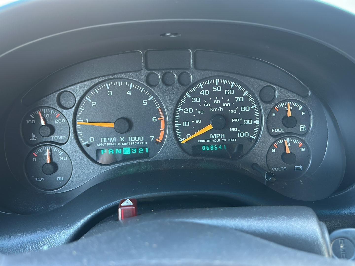 GMC Sonoma SLS Ext. Cab Short Bed 2WD 2001