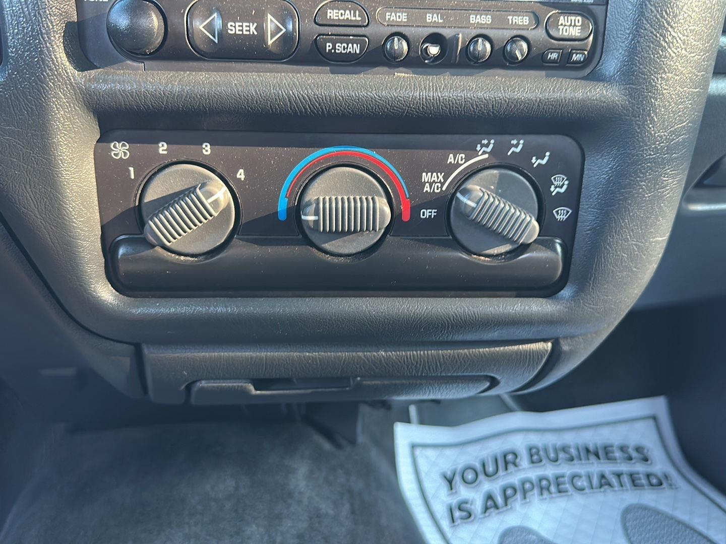 GMC Sonoma SLS Ext. Cab Short Bed 2WD 2001