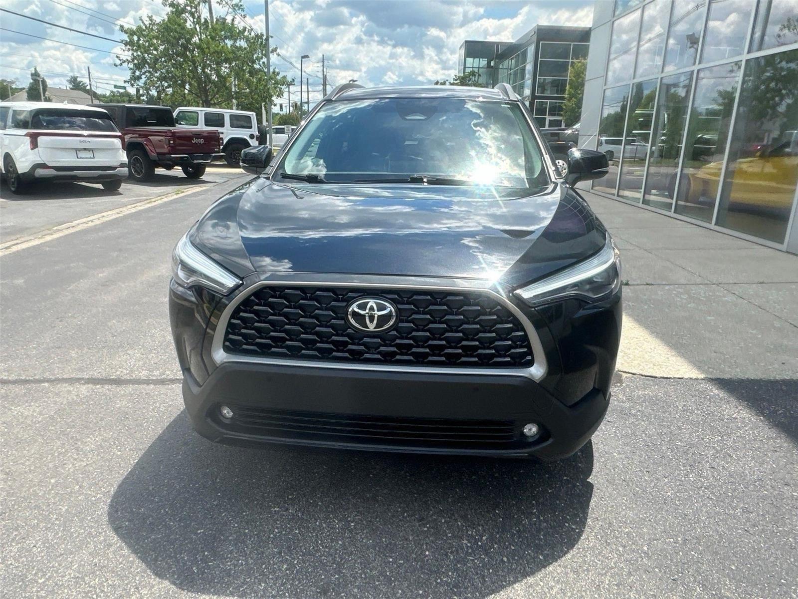 Toyota Corolla Cross XLE 2025