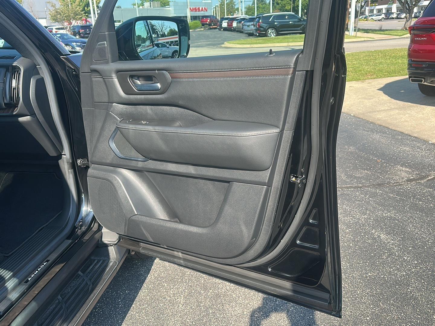 Nissan Armada Platinum 4WD 2025