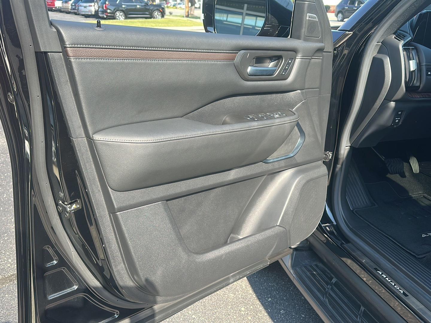 Nissan Armada Platinum 4WD 2025
