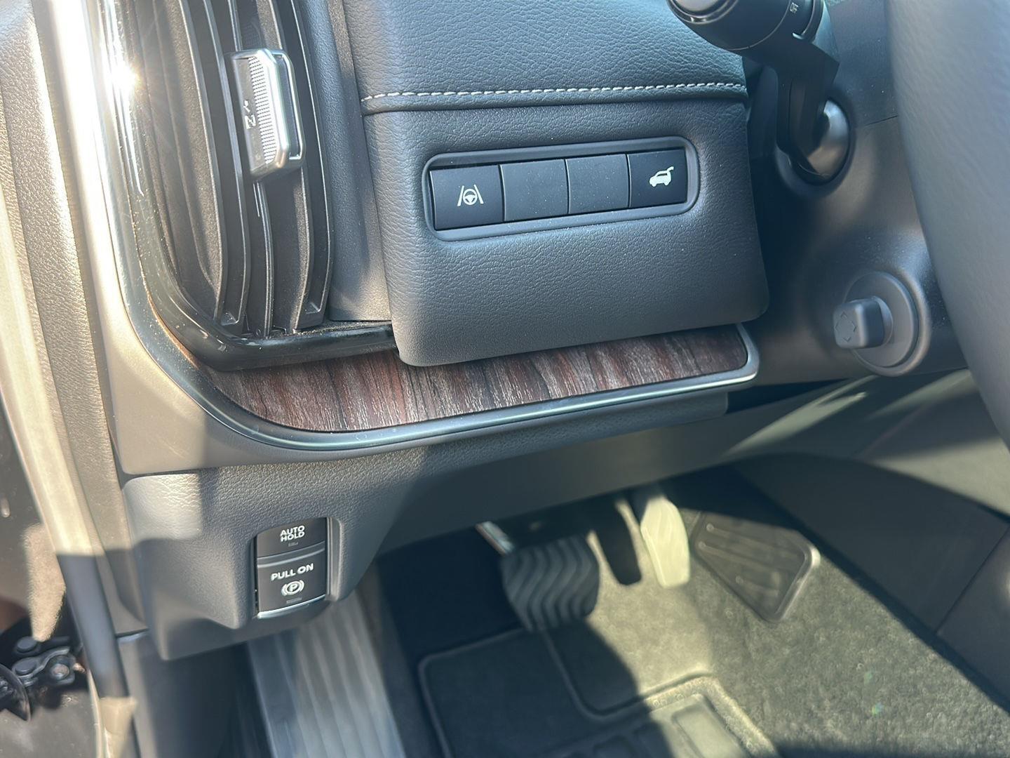 Nissan Armada Platinum 4WD 2025