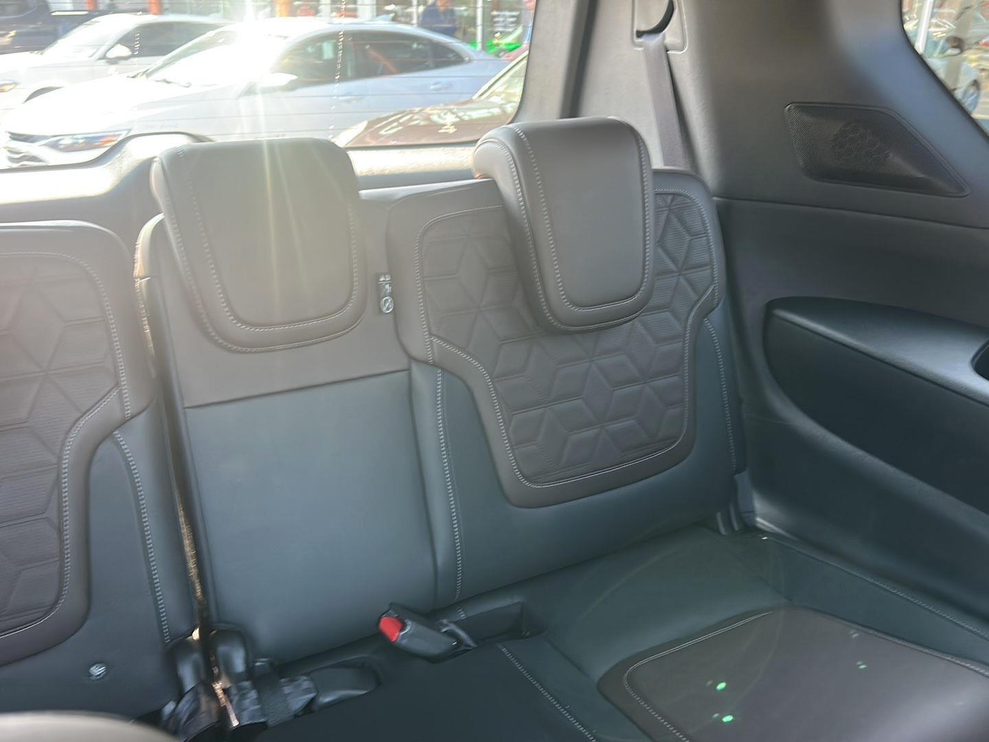 Nissan Armada Platinum 4WD 2025