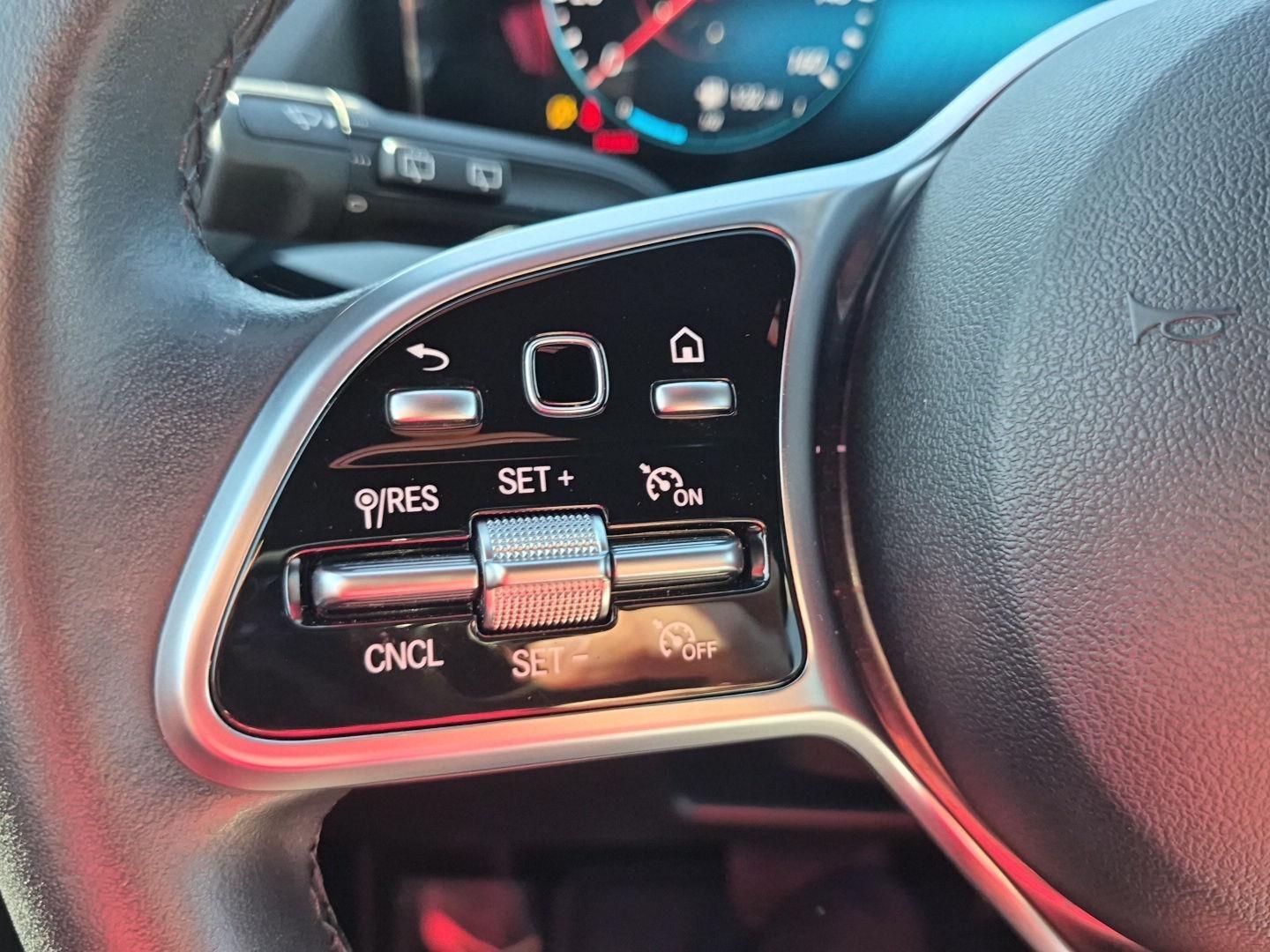 Mercedes-Benz GLA-Class GLA250 2023
