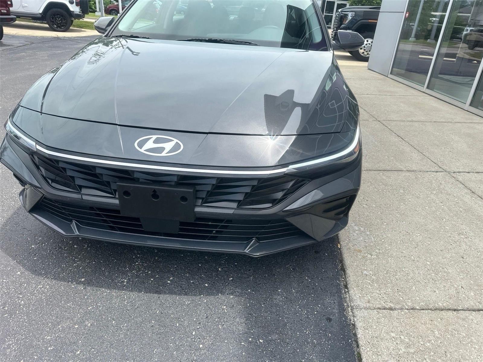 Hyundai Elantra SEL Convenience 2025