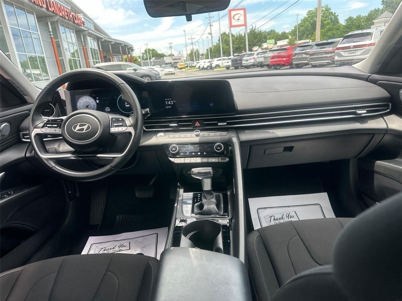 Hyundai Elantra SEL Convenience 2025