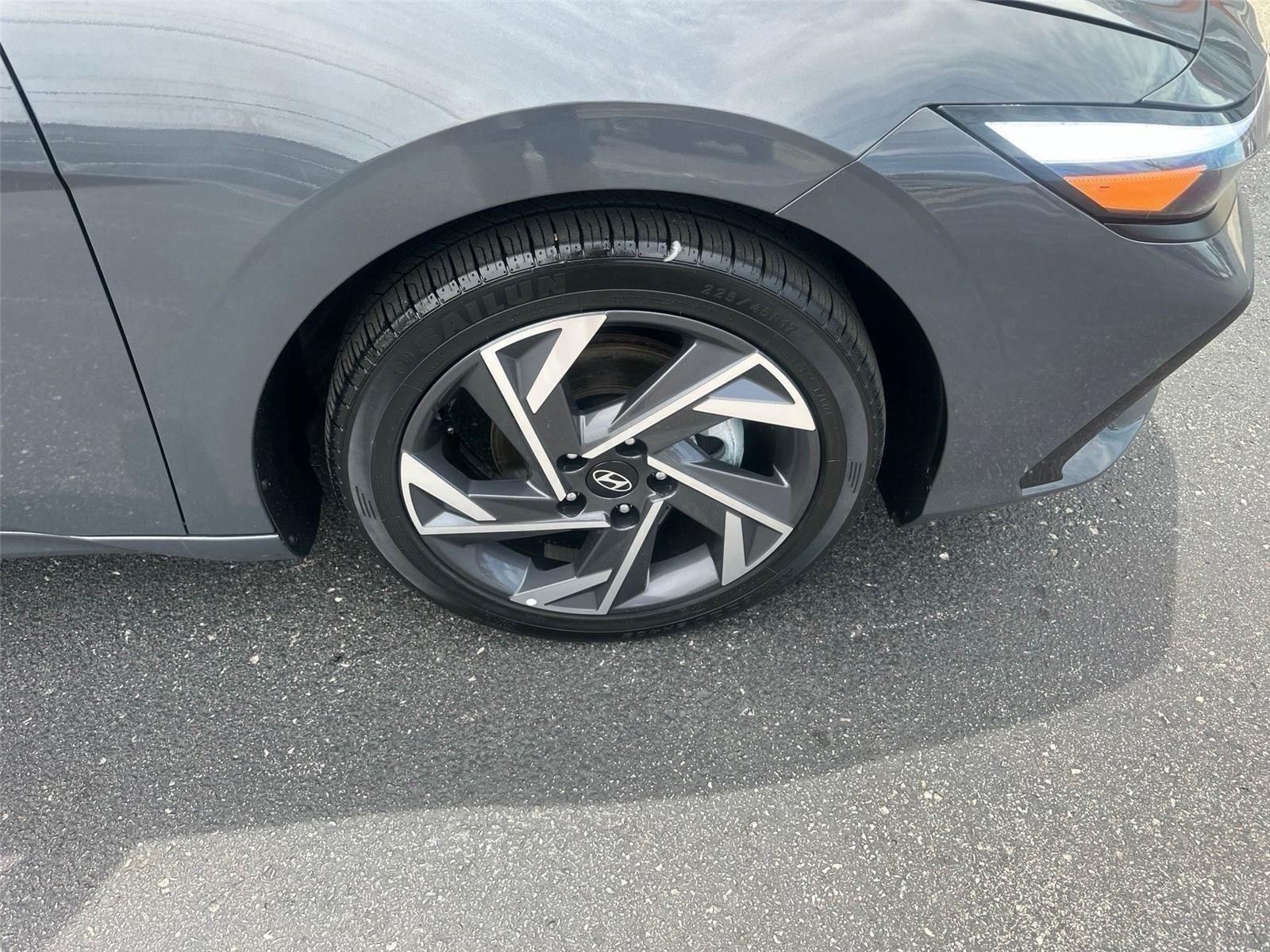 Hyundai Elantra SEL Convenience 2025
