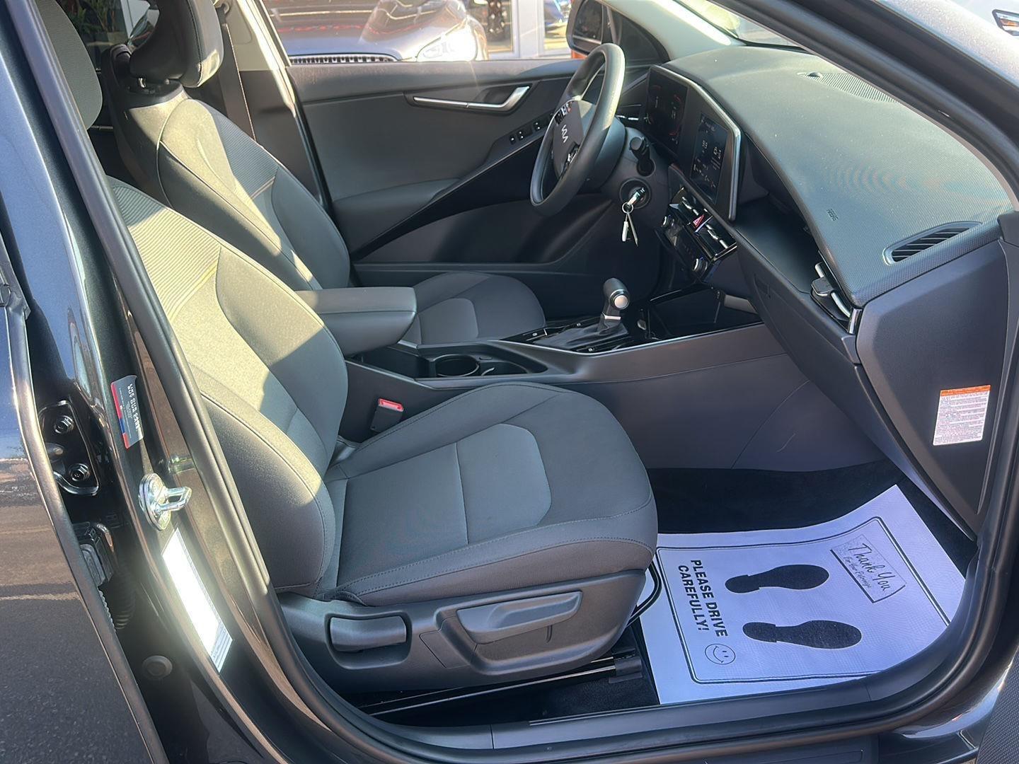 Kia Niro LX 2025