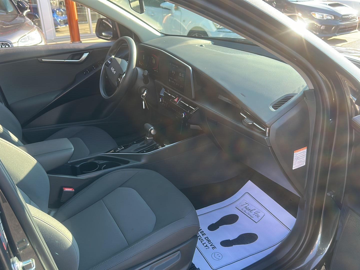 Kia Niro LX 2025