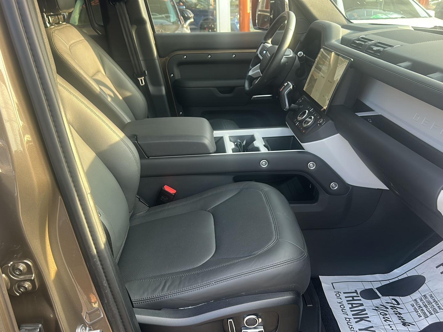 Land Rover Defender 130 X-Dynamic SE 2026