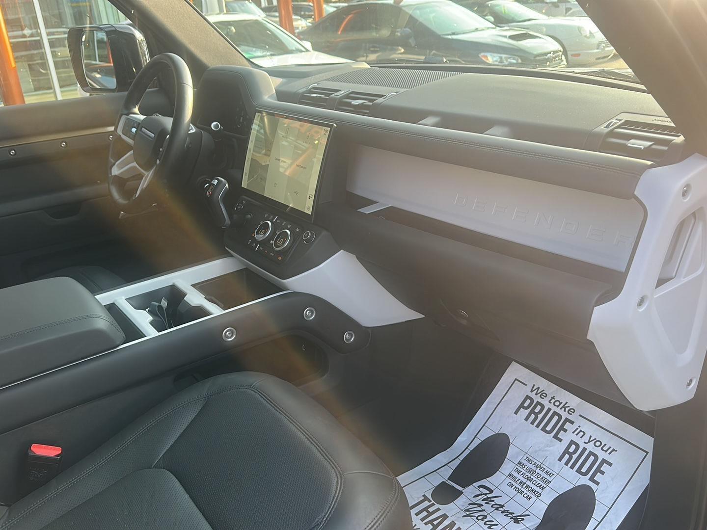 Land Rover Defender 130 X-Dynamic SE 2026