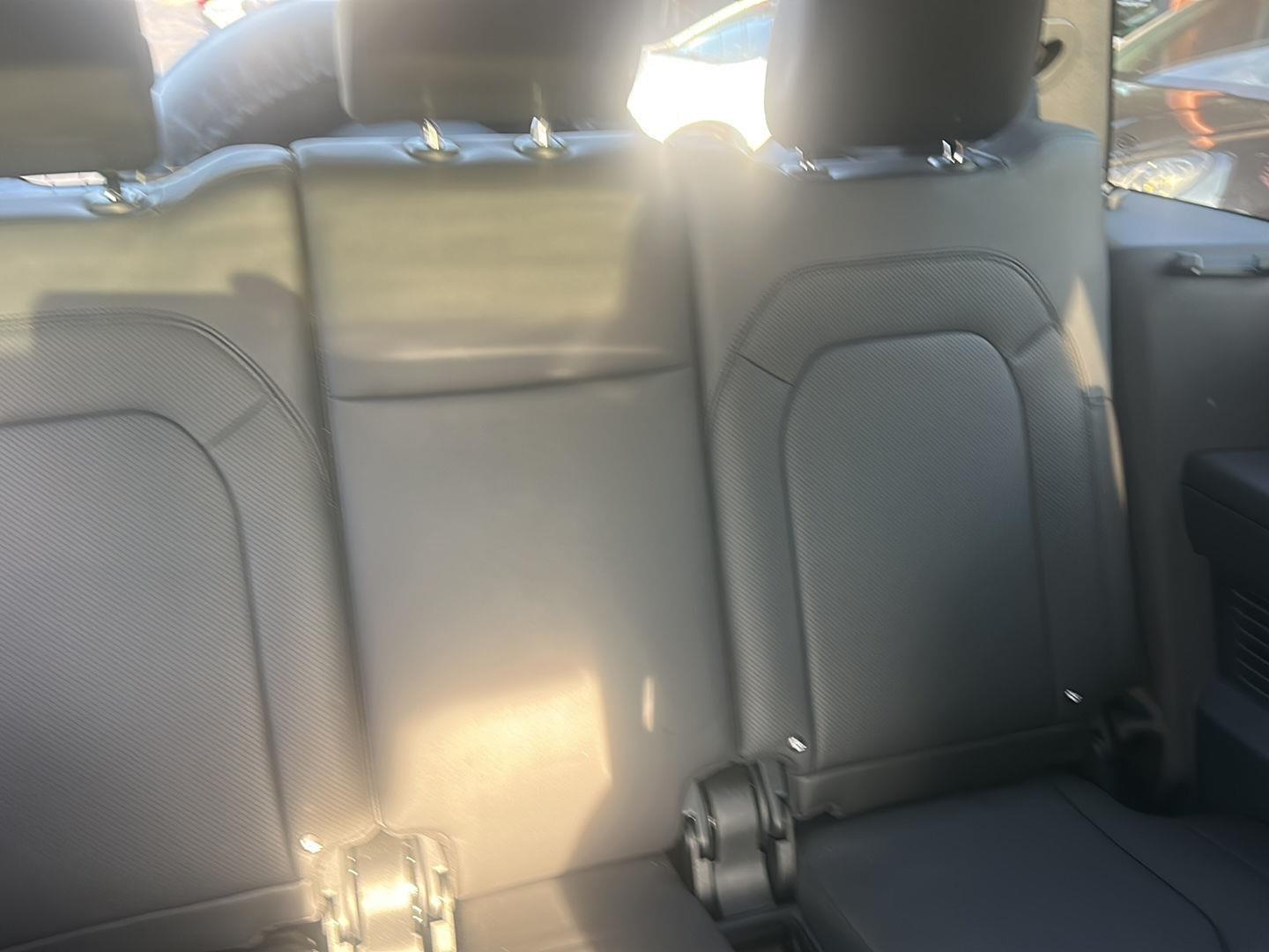 Land Rover Defender 130 X-Dynamic SE 2026