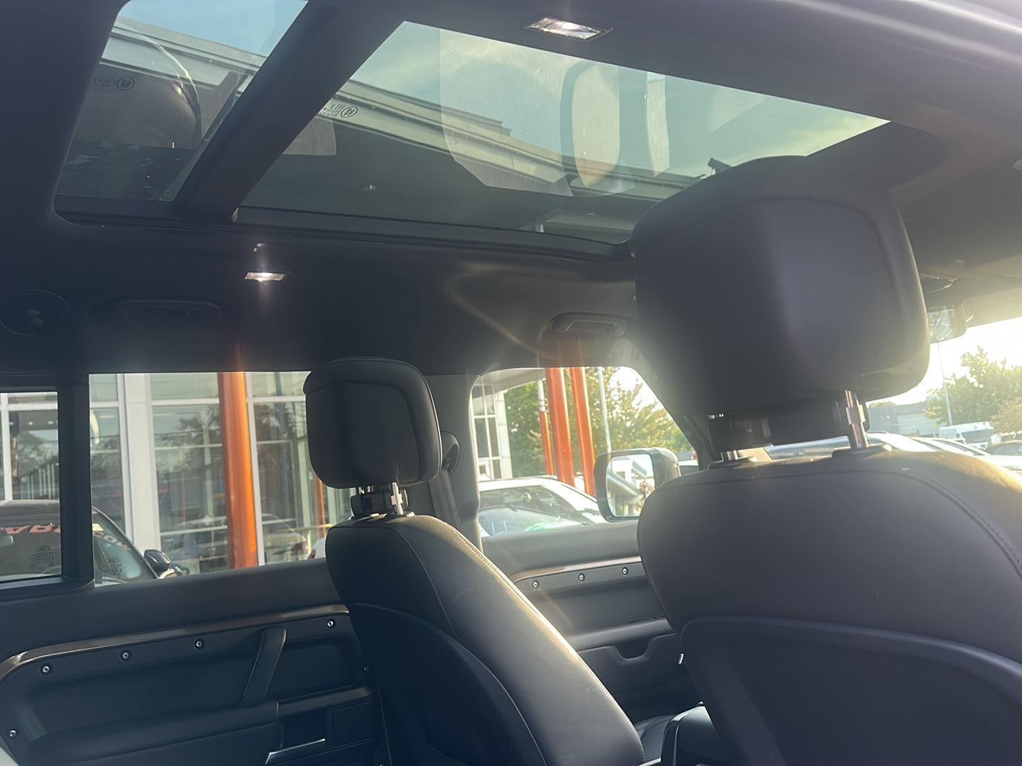 Land Rover Defender 130 X-Dynamic SE 2026