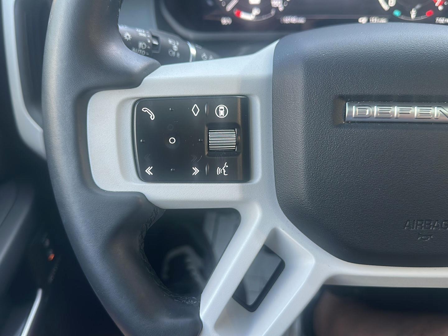 Land Rover Defender 130 X-Dynamic SE 2026