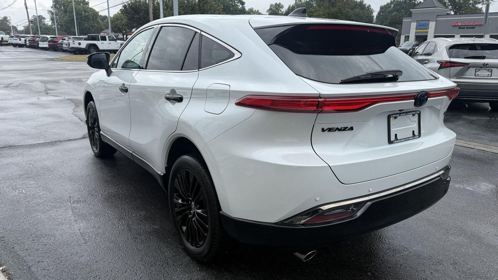 Toyota Venza LE 2024