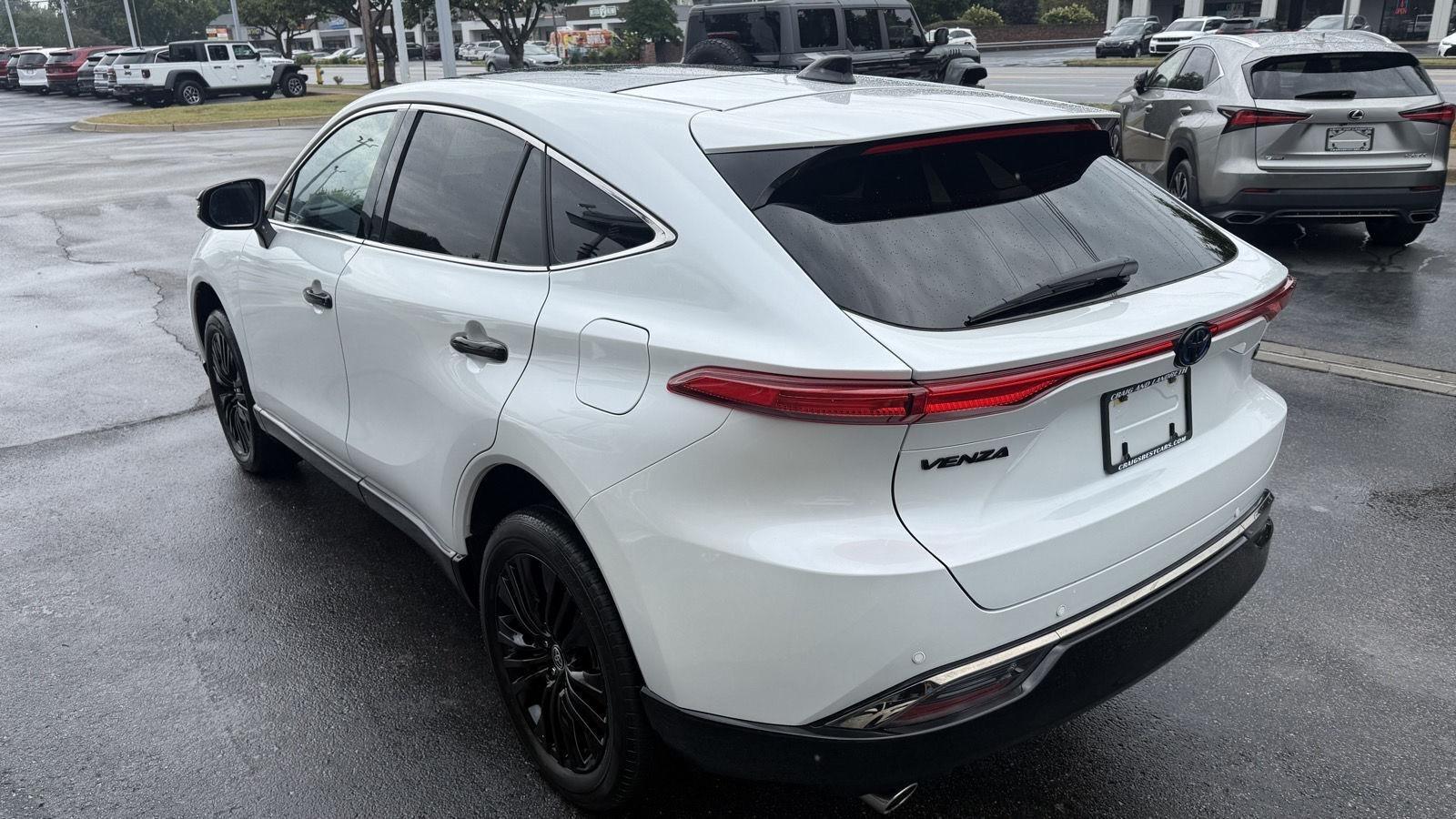 Toyota Venza LE 2024