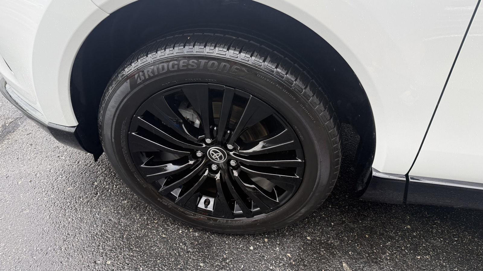 Toyota Venza LE 2024