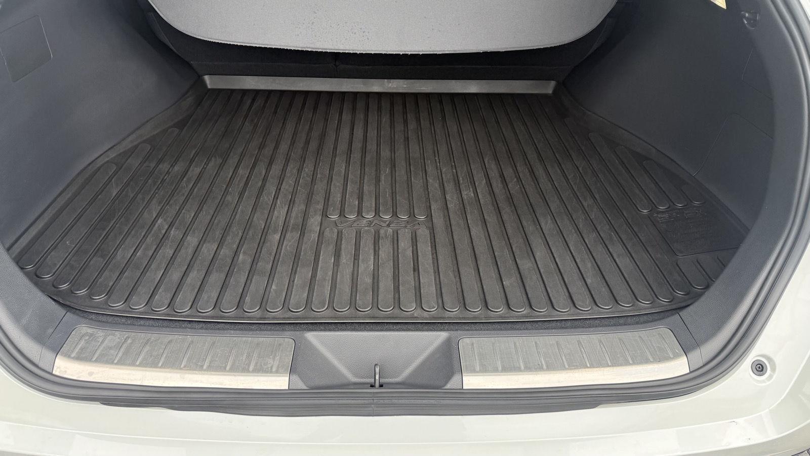 Toyota Venza LE 2024