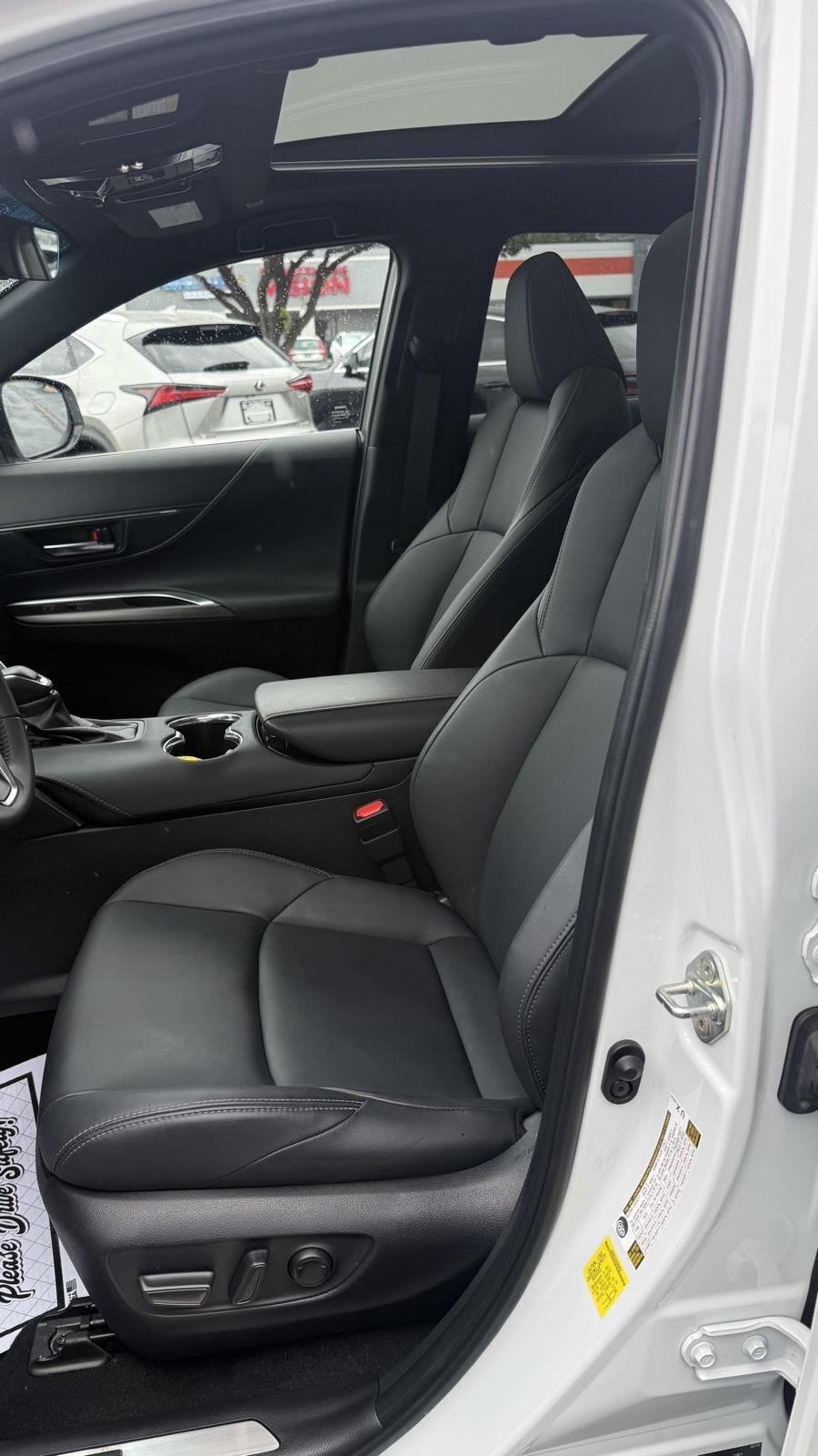 Toyota Venza LE 2024