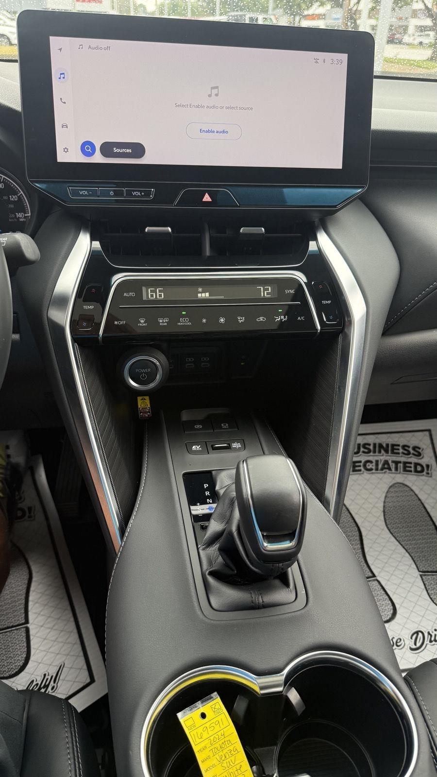 Toyota Venza LE 2024