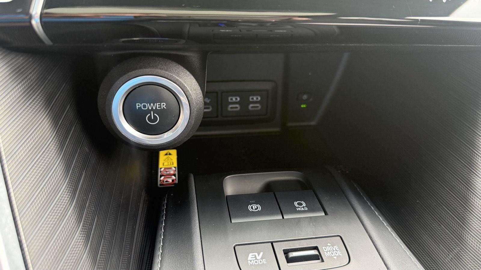 Toyota Venza LE 2024