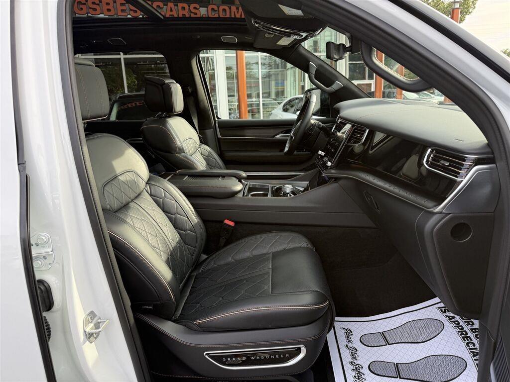 Jeep Grand Wagoneer Base 2026