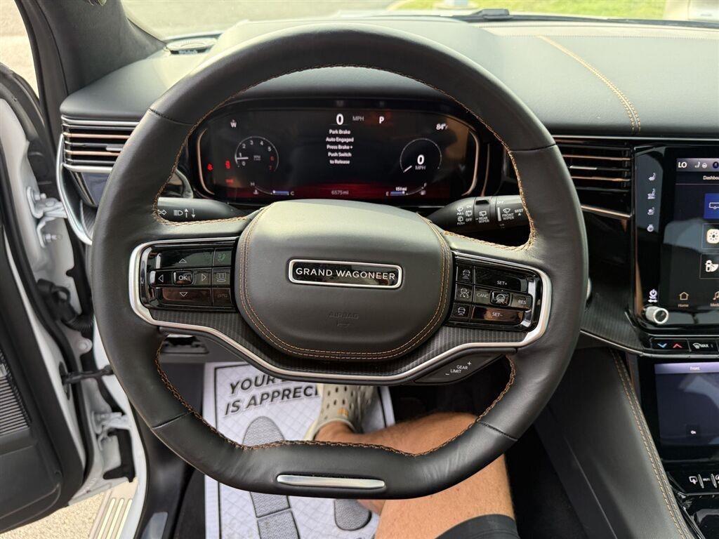 Jeep Grand Wagoneer Base 2026