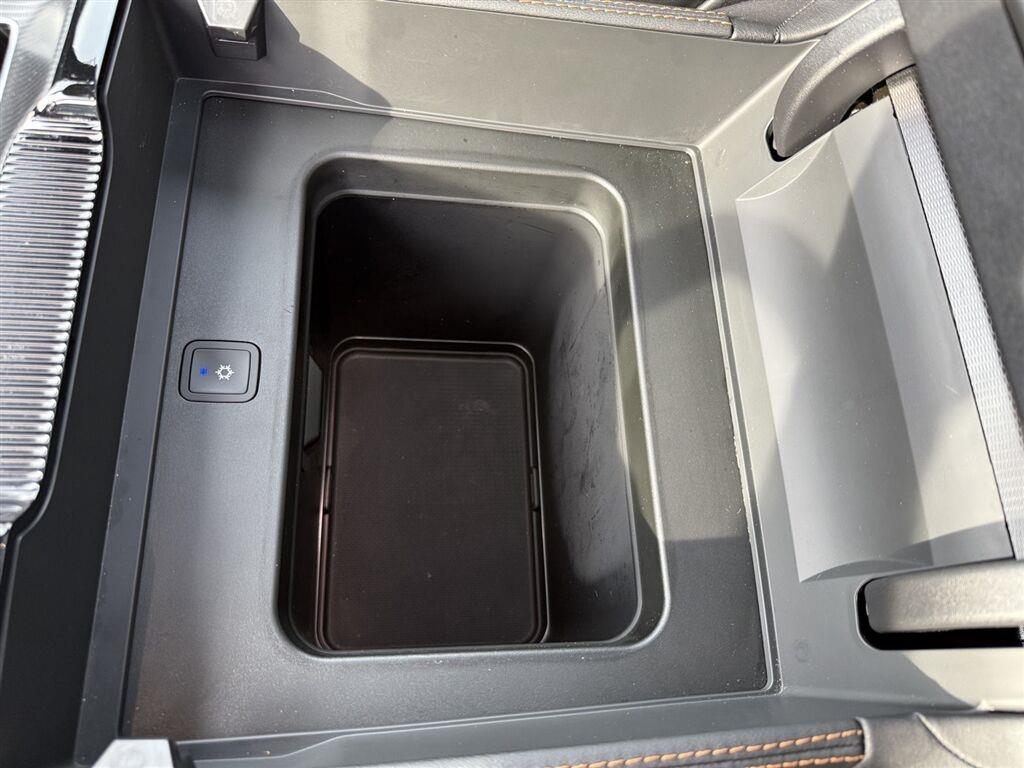 Jeep Grand Wagoneer Base 2026