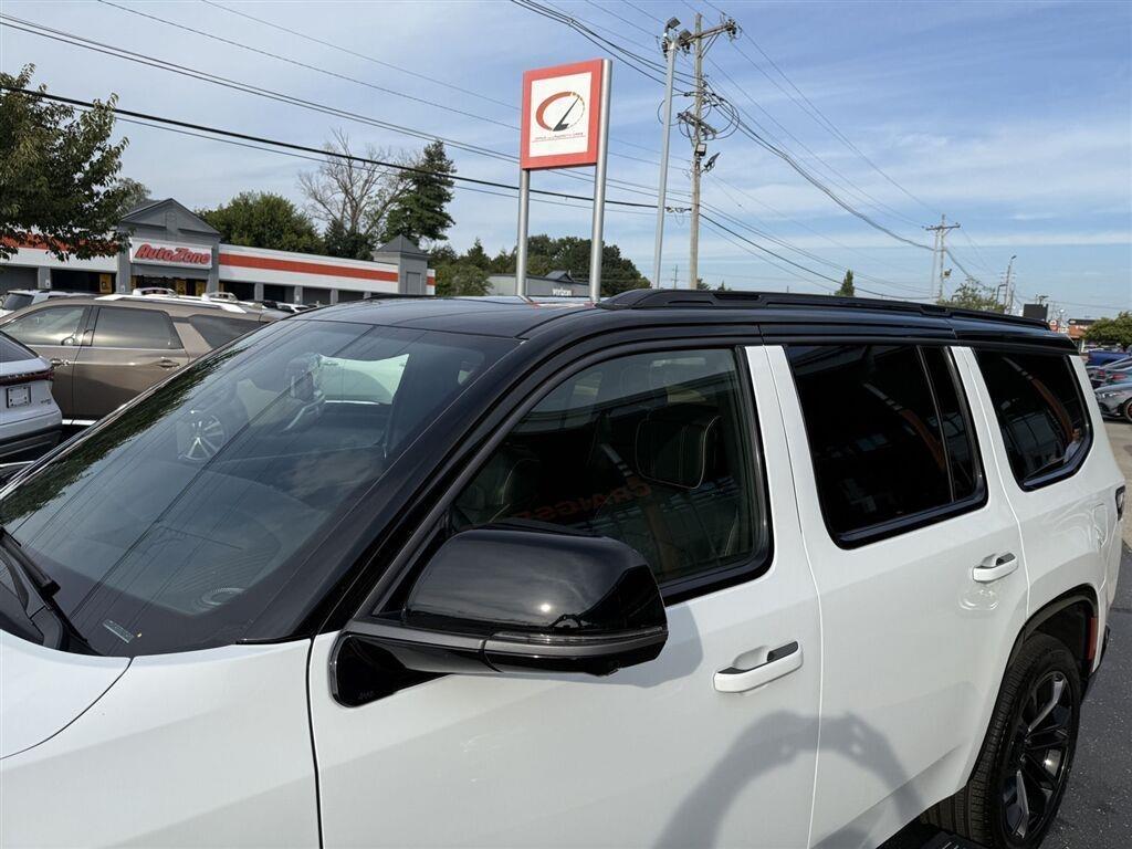 Jeep Grand Wagoneer Base 2026