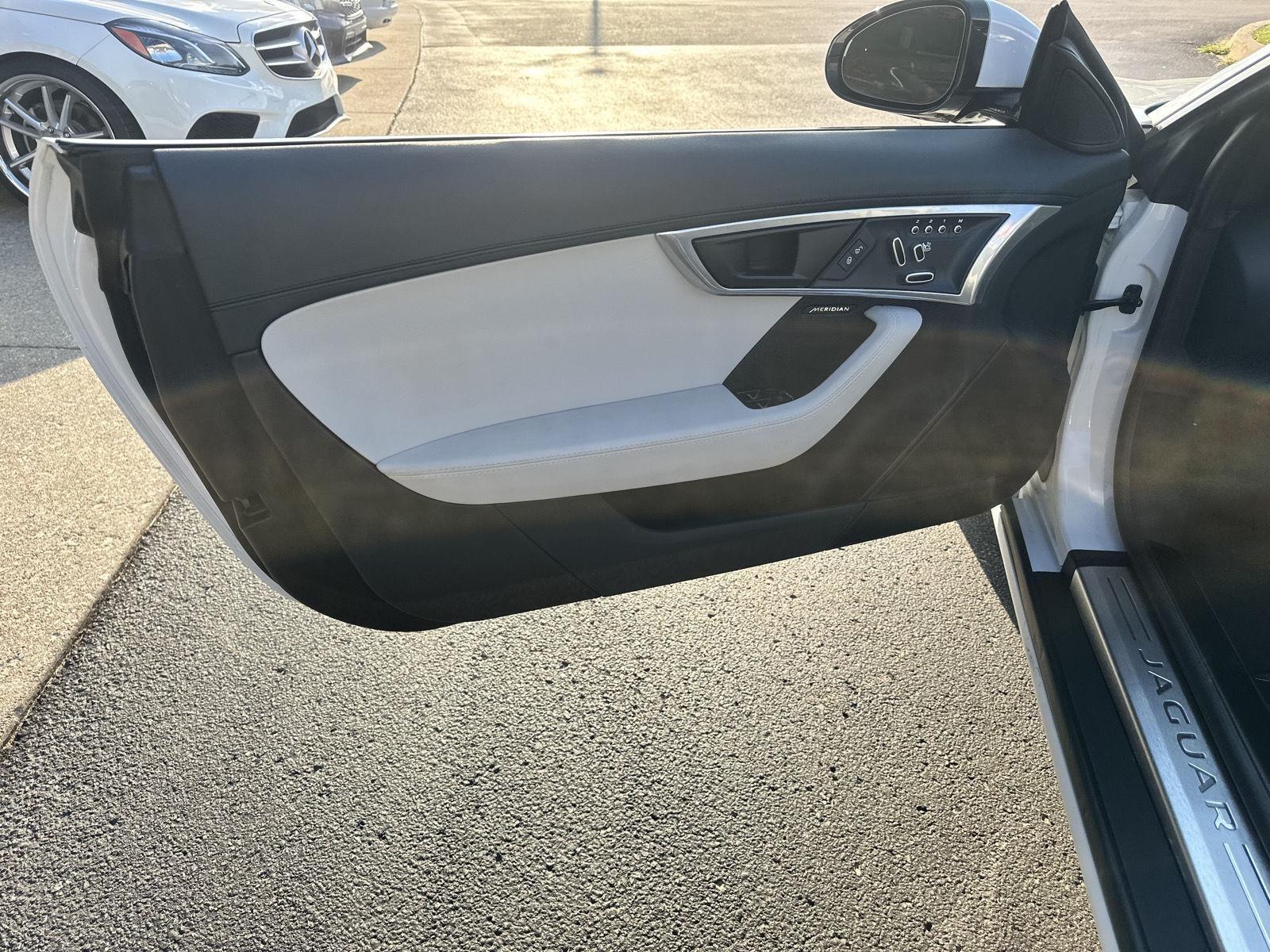 Jaguar F-Type Convertible 2.0 8A 2018