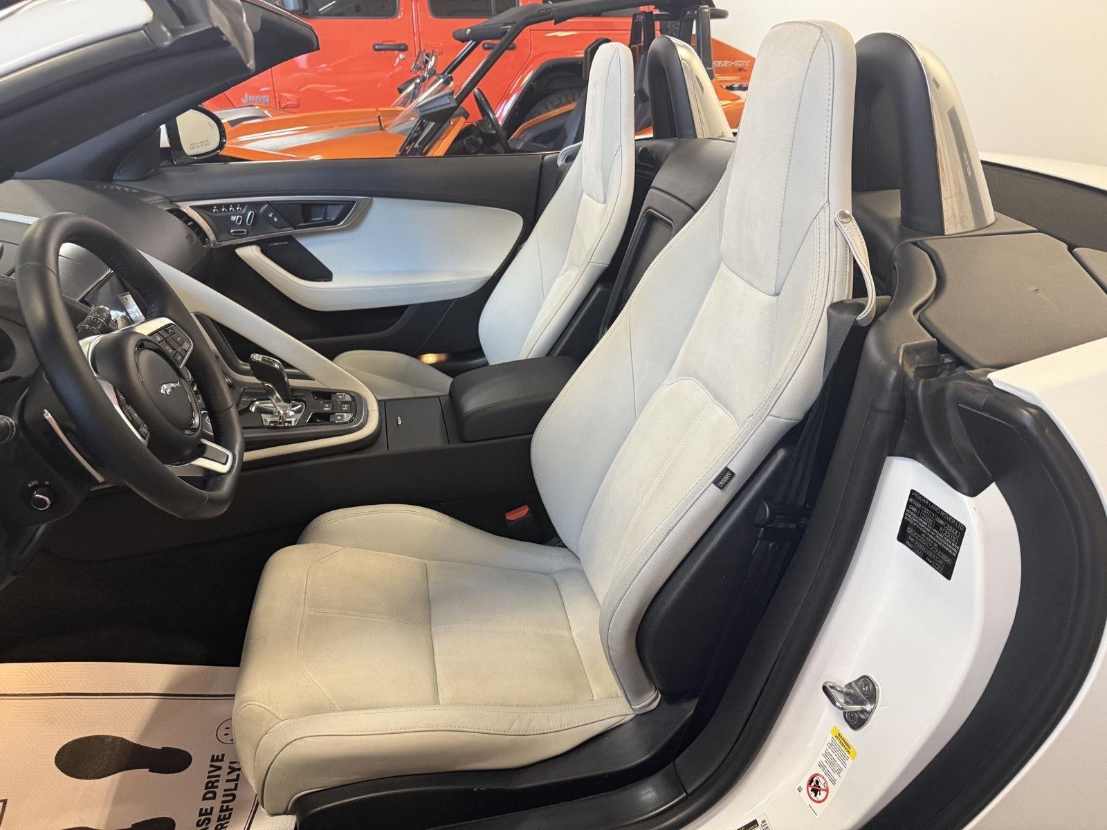 Jaguar F-Type Convertible 2.0 8A 2018