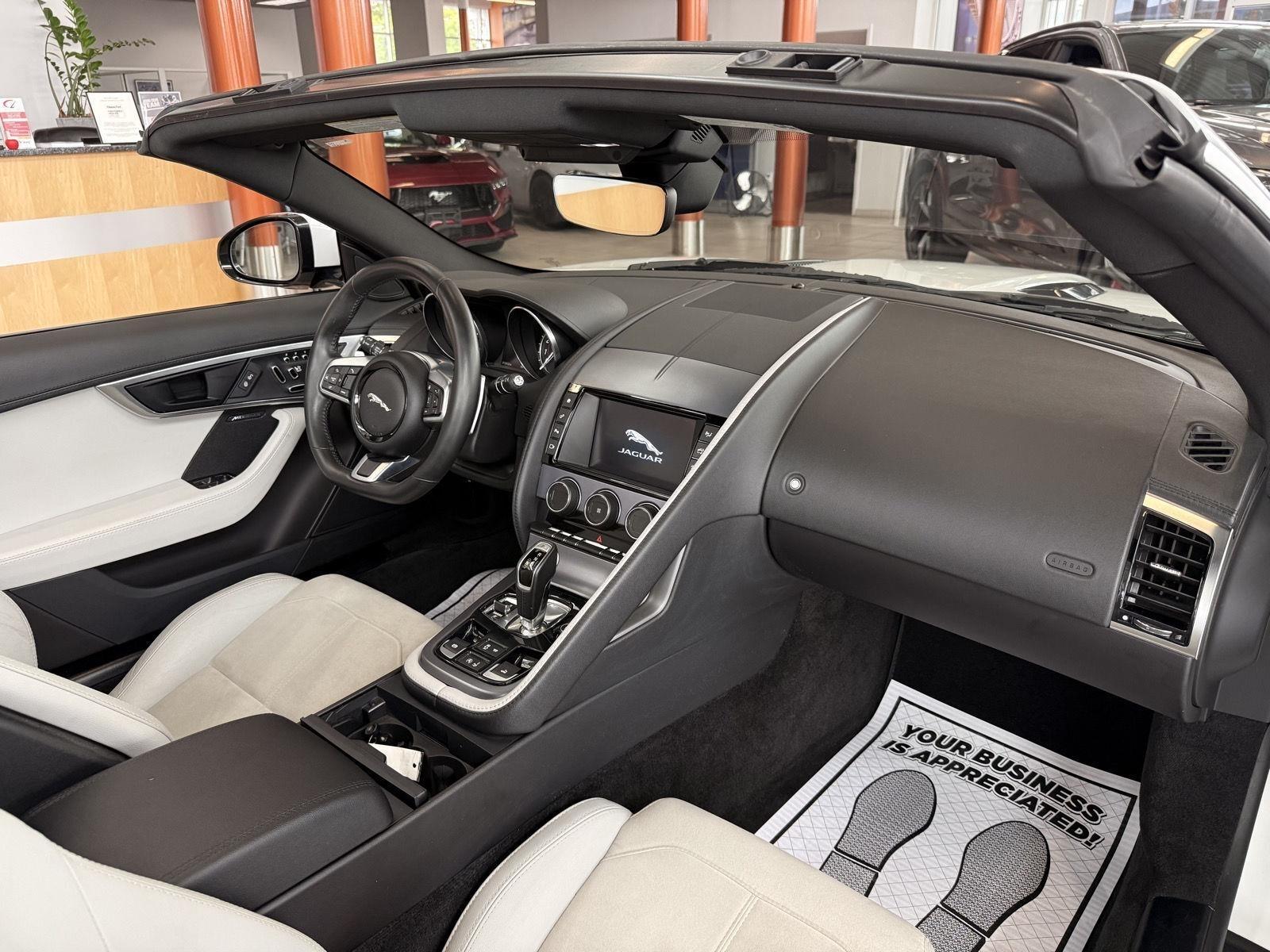 Jaguar F-Type Convertible 2.0 8A 2018