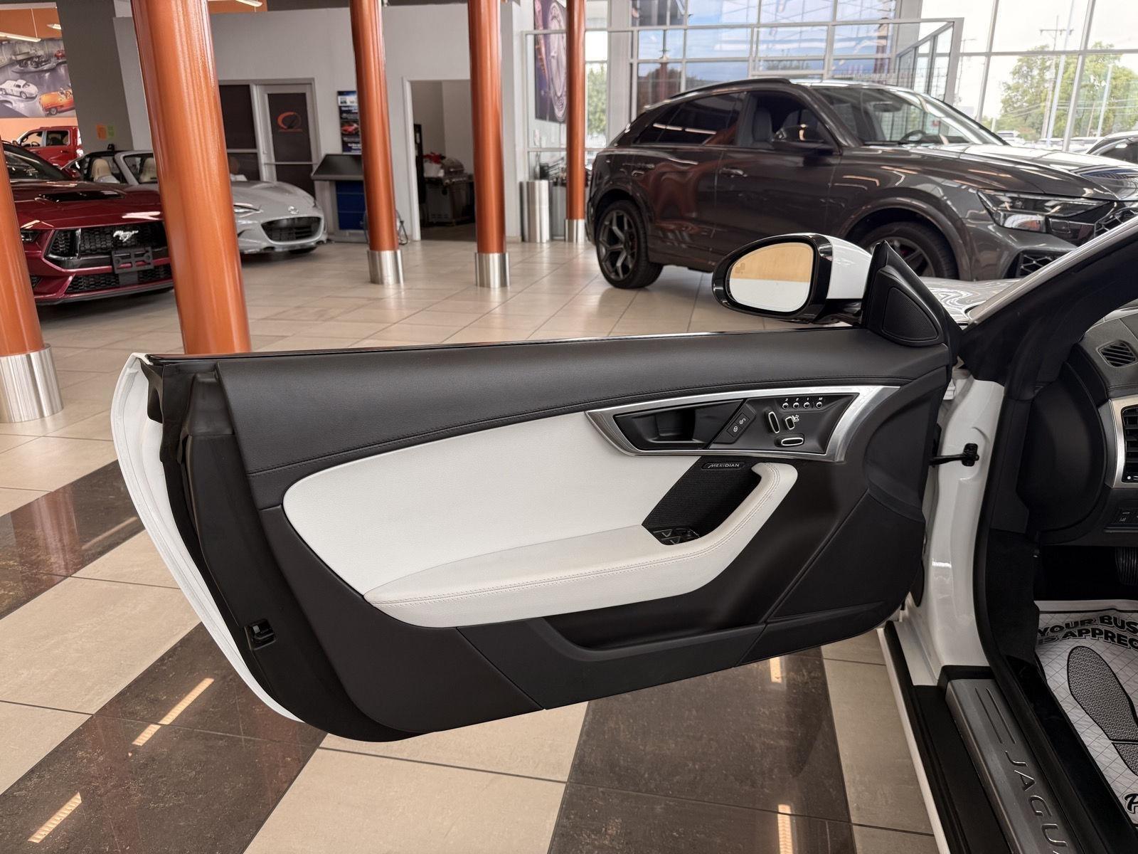 Jaguar F-Type Convertible 2.0 8A 2018