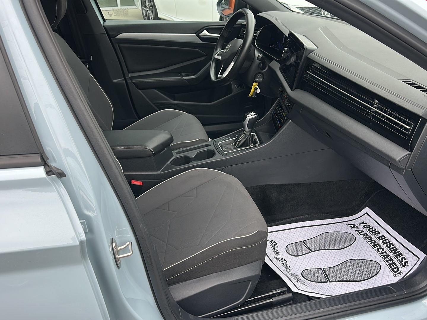 Volkswagen Jetta Sport 2025