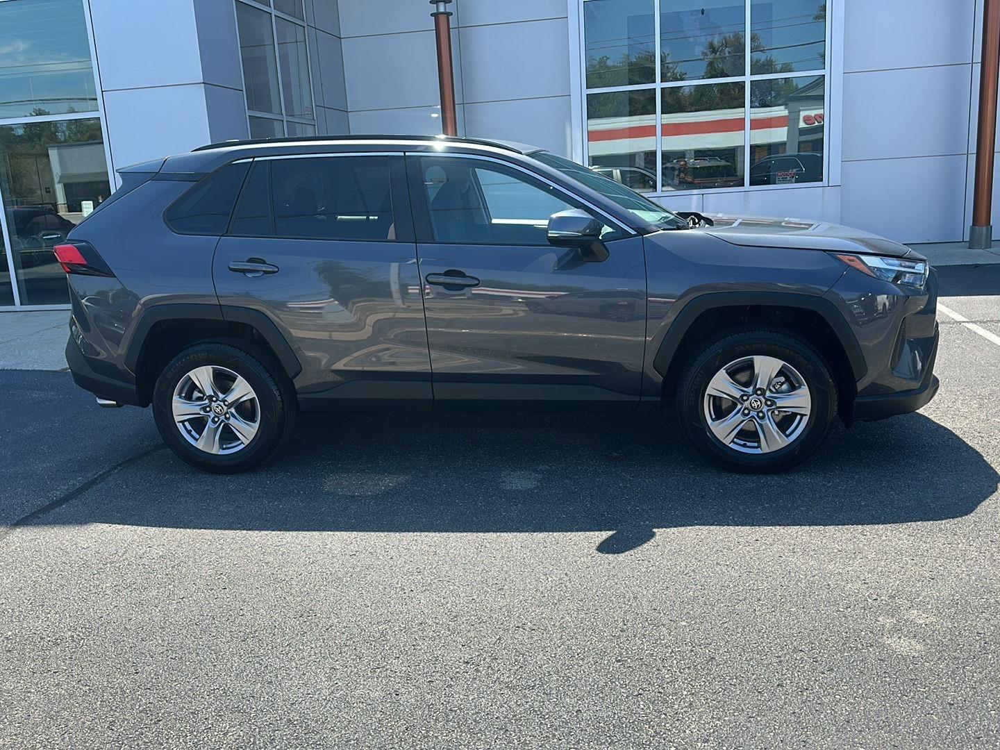 Toyota RAV4 XLE 2025