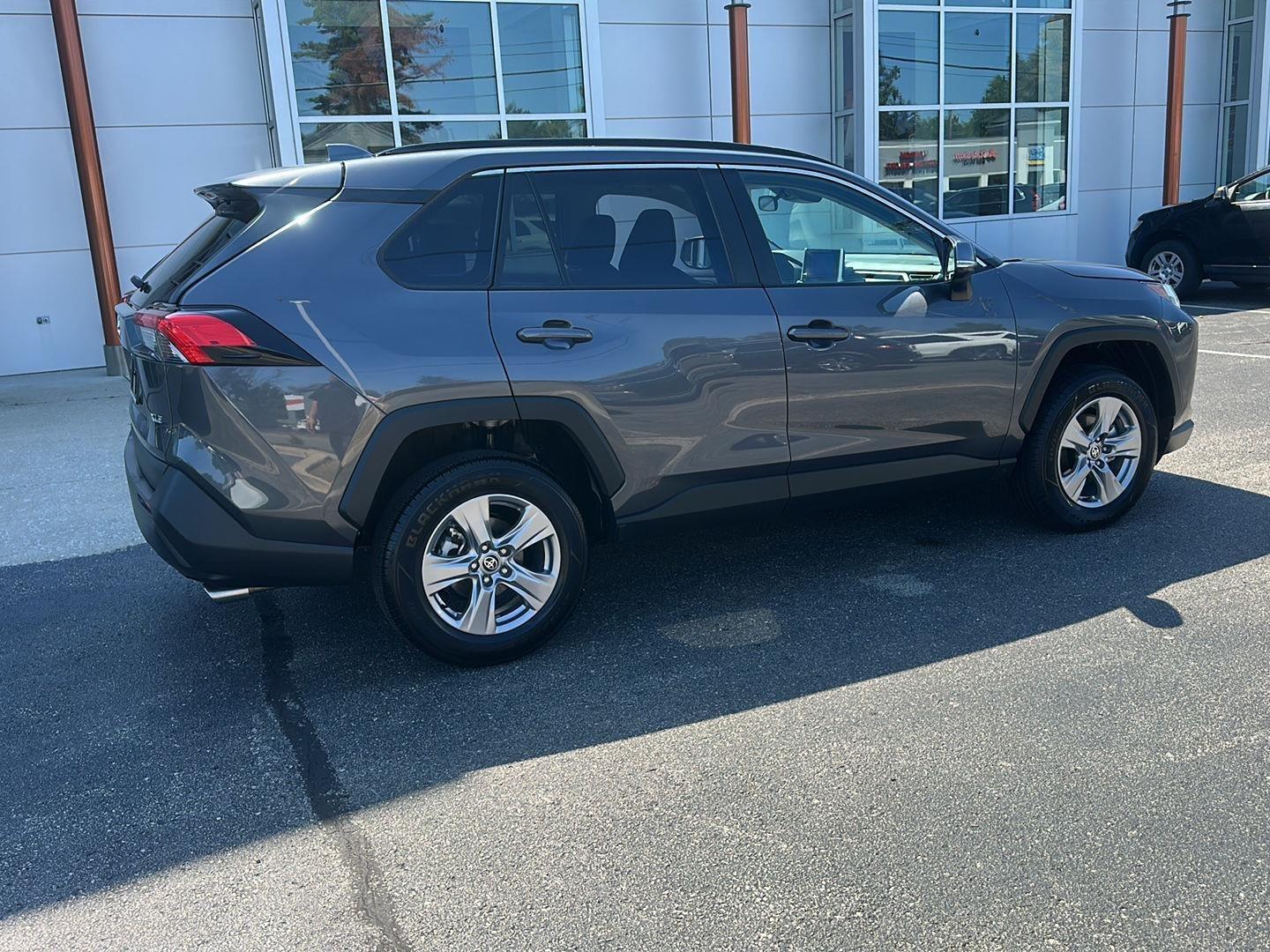 Toyota RAV4 XLE 2025