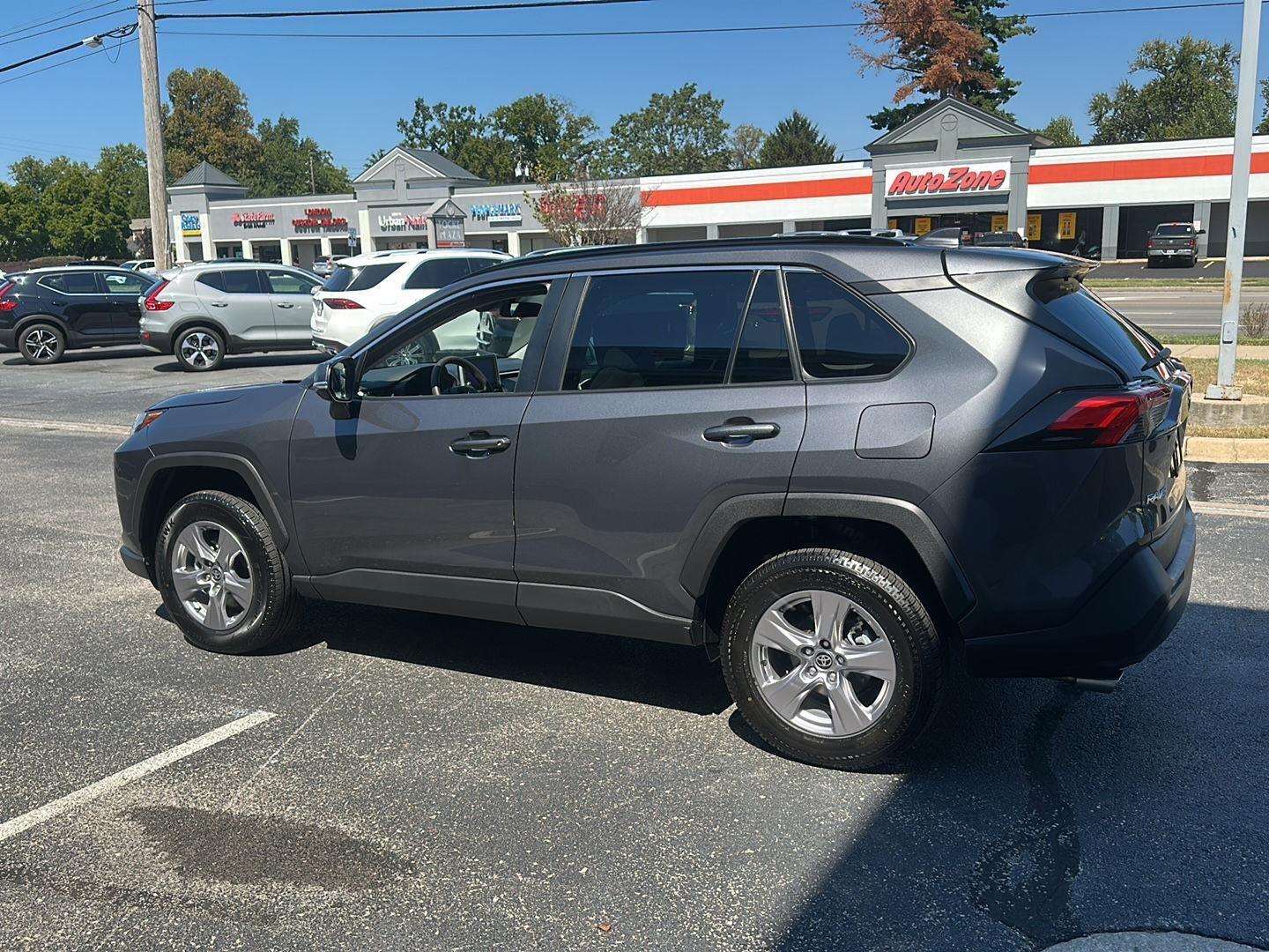 Toyota RAV4 XLE 2025