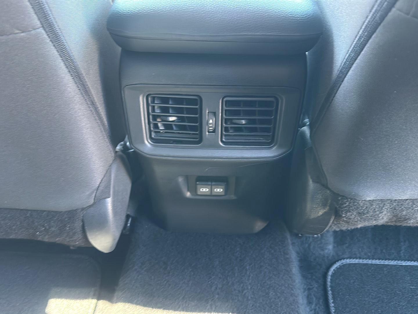 Toyota RAV4 XLE 2025