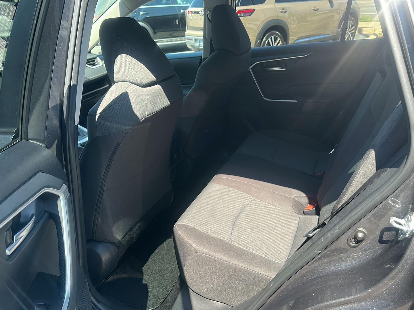 Toyota RAV4 XLE 2025