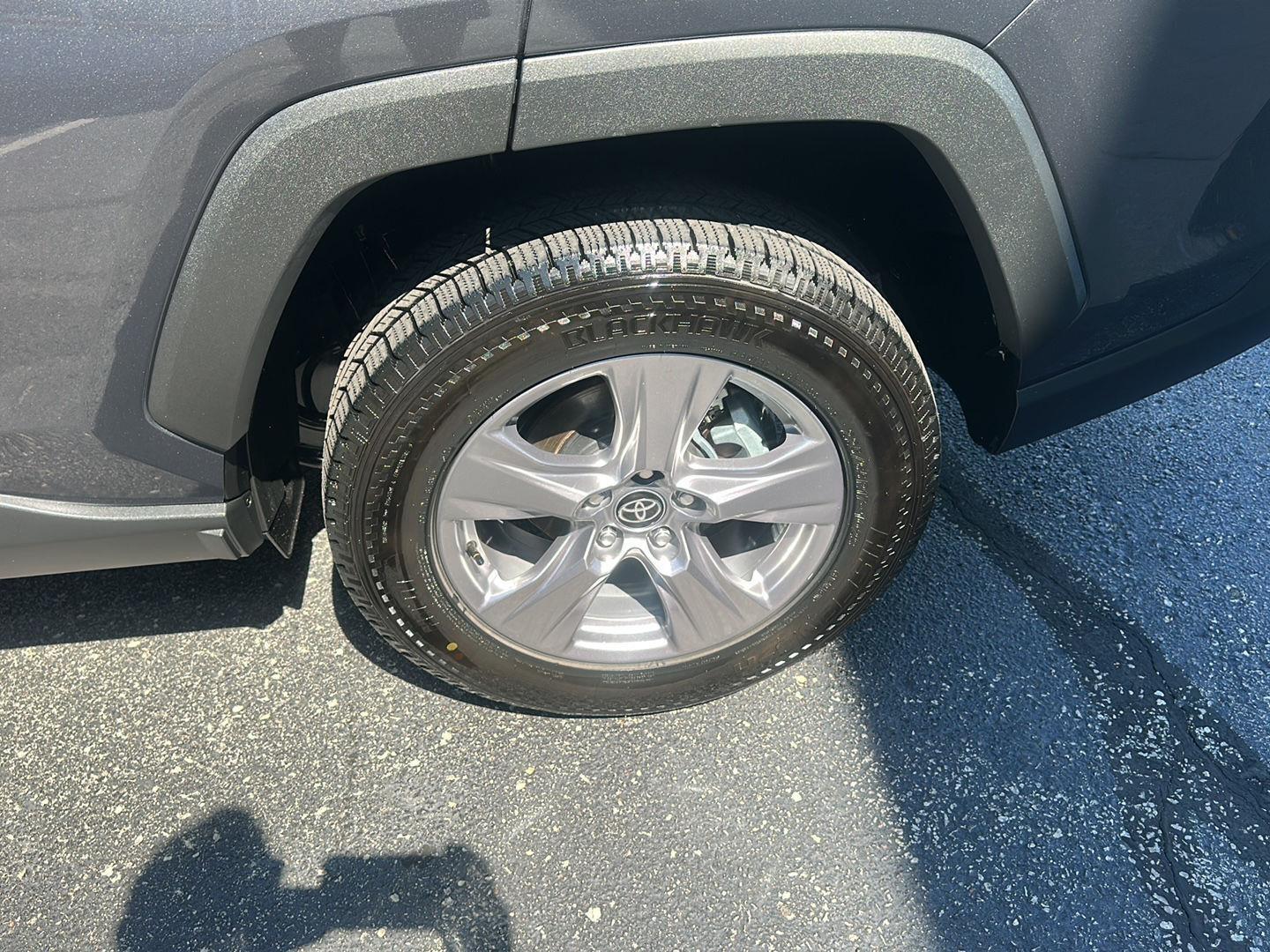 Toyota RAV4 XLE 2025