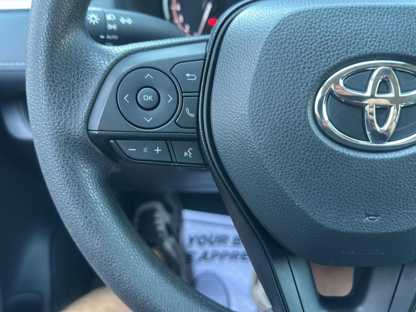 Toyota RAV4 XLE 2025