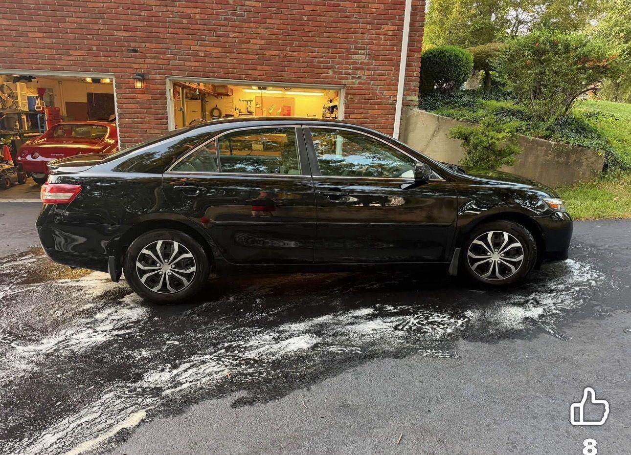 Toyota Camry SE 6-Spd MT 2010