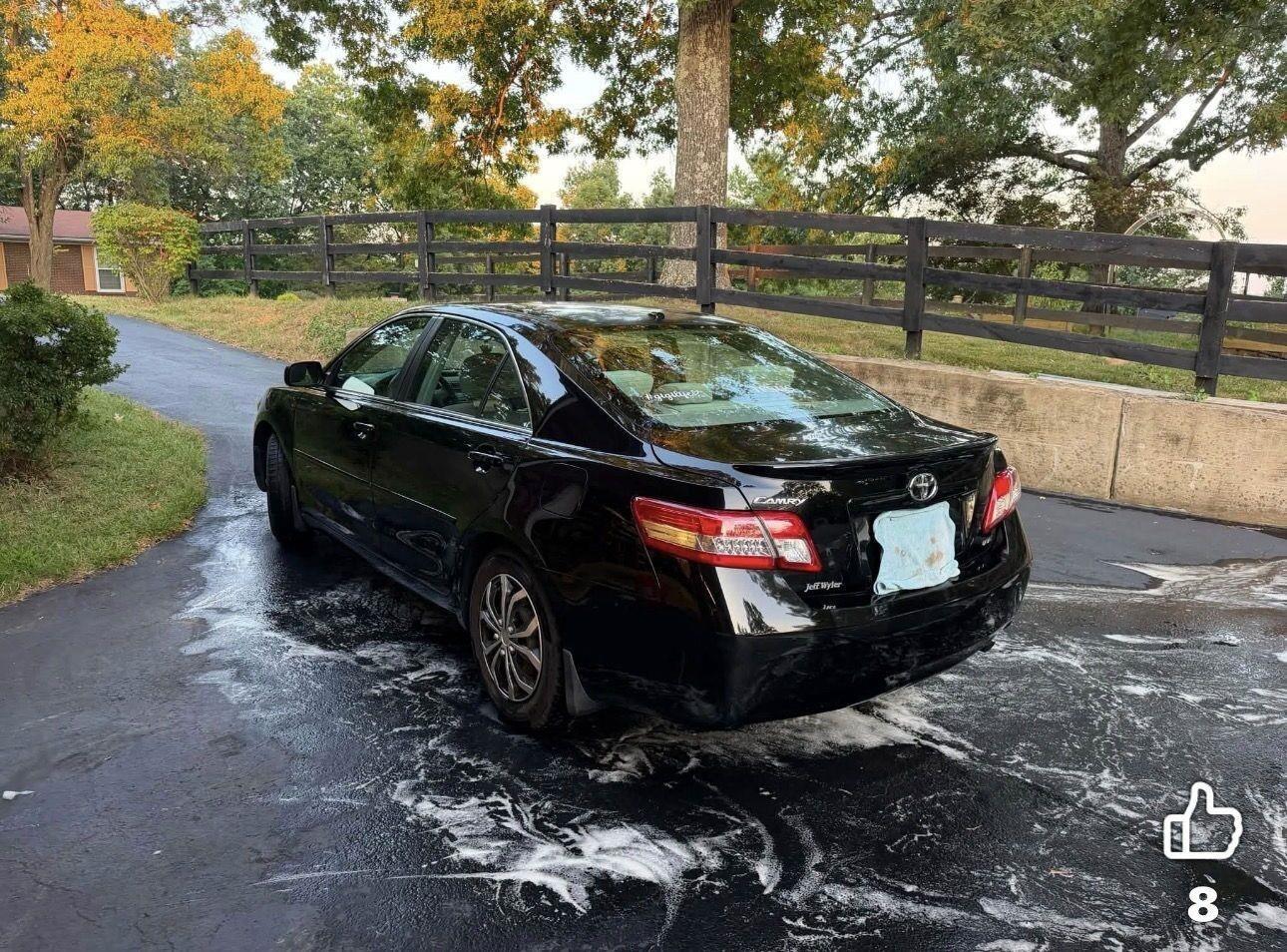 Toyota Camry SE 6-Spd MT 2010