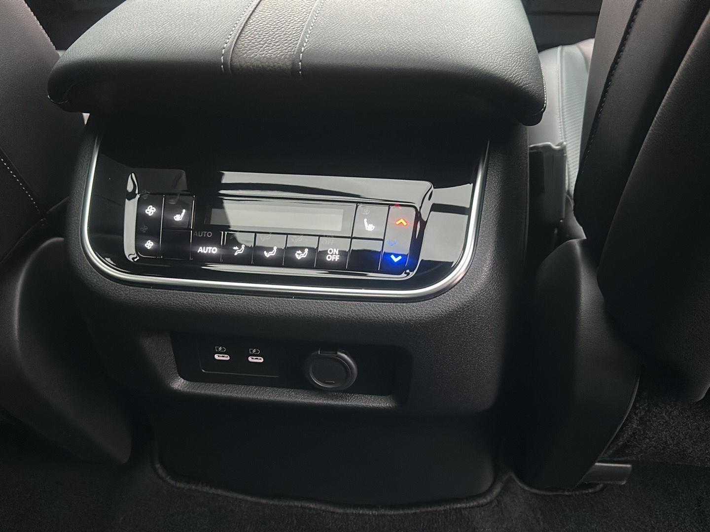 Nissan Armada Platinum 4WD 2025