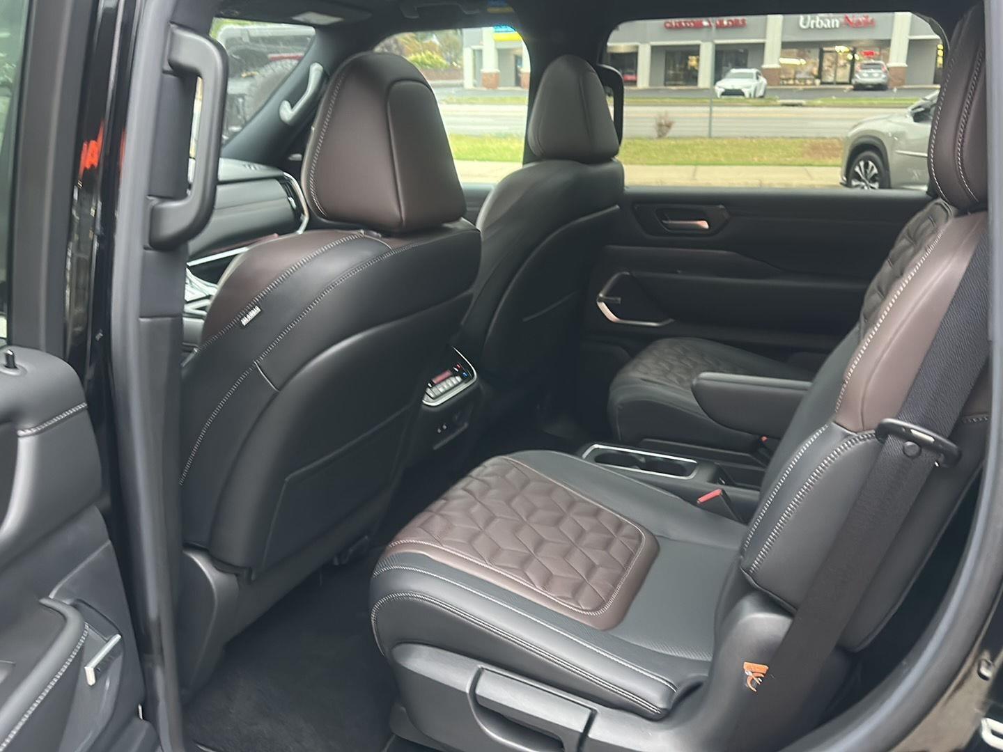 Nissan Armada Platinum 4WD 2025
