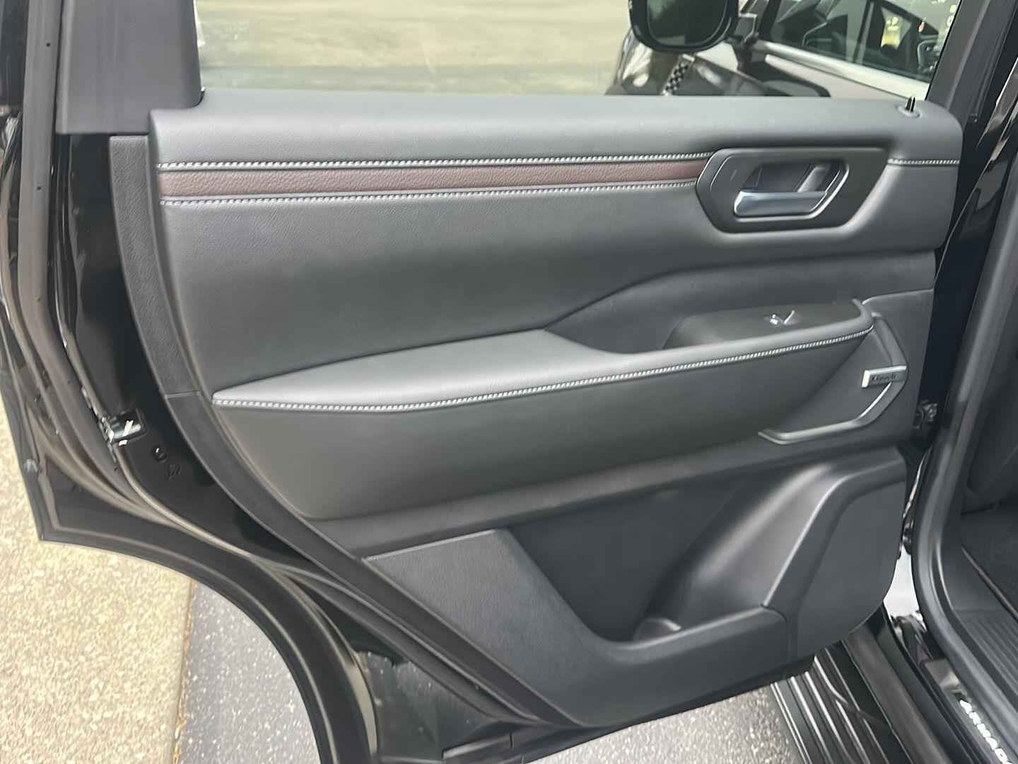 Nissan Armada Platinum 4WD 2025